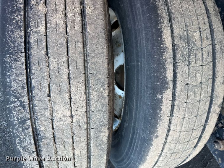 image for item EG2474 2014 Great Dane flatbed trailer