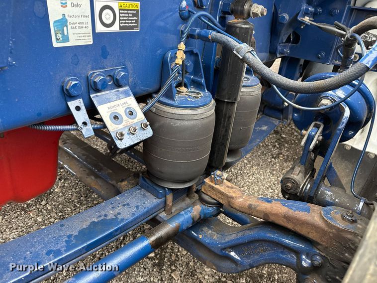 image for item EG2532 2014 Peterbilt 386 semi truck