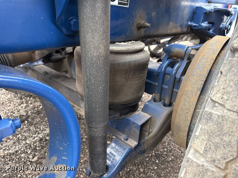 image for item EG2532 2014 Peterbilt 386 semi truck