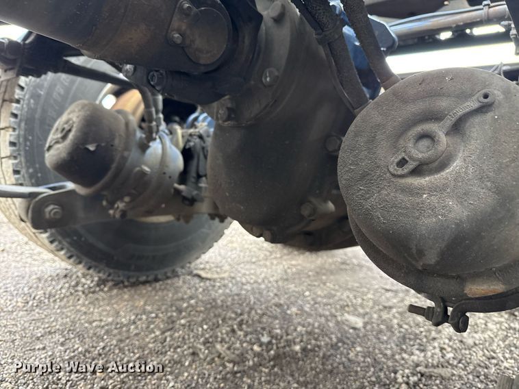 image for item EG2532 2014 Peterbilt 386 semi truck