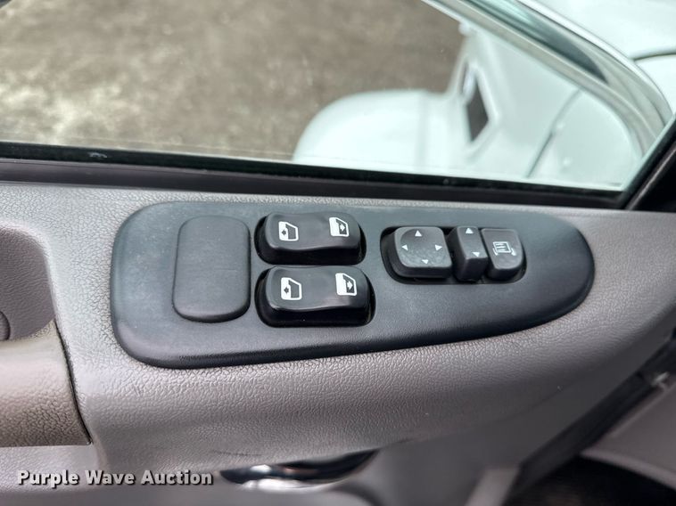 image for item EG2532 2014 Peterbilt 386 semi truck