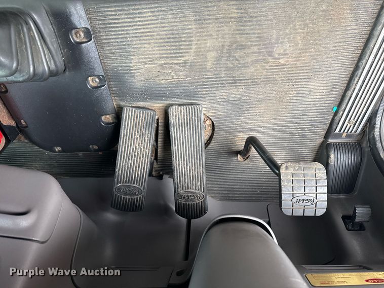 image for item EG2532 2014 Peterbilt 386 semi truck