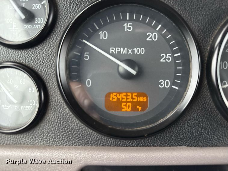 image for item EG2532 2014 Peterbilt 386 semi truck