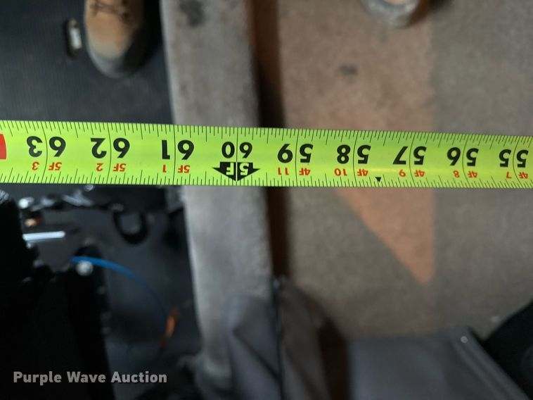 image for item EG2532 2014 Peterbilt 386 semi truck