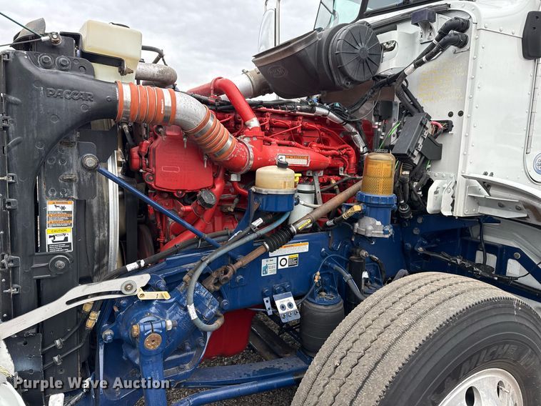 image for item EG2532 2014 Peterbilt 386 semi truck