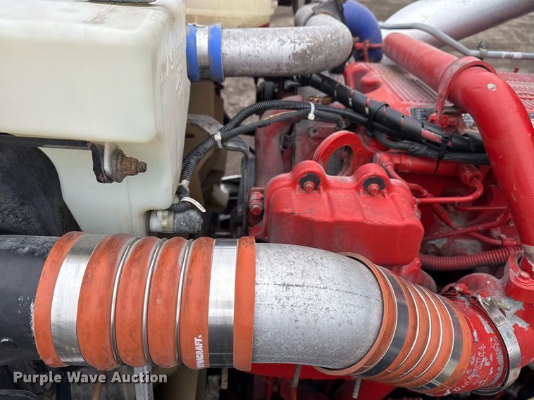 image for item EG2532 2014 Peterbilt 386 semi truck