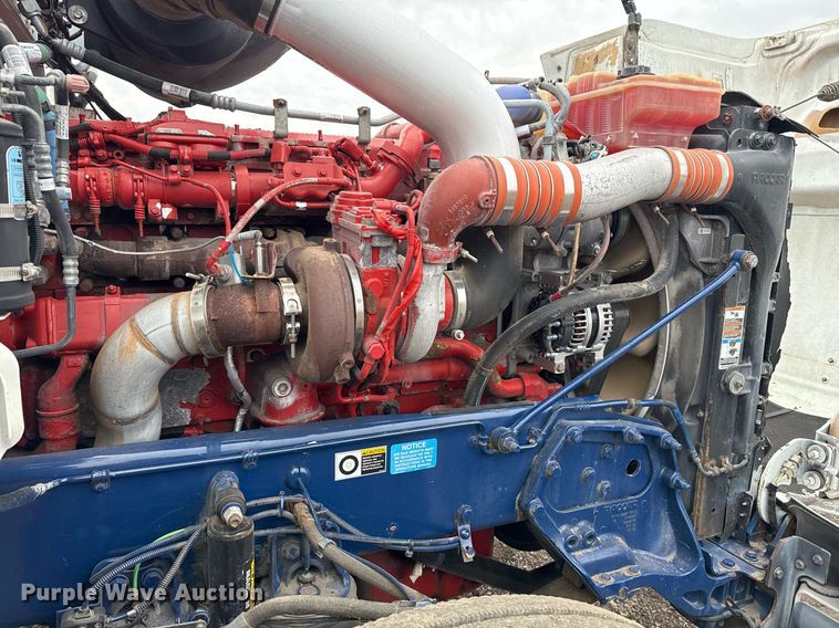 image for item EG2532 2014 Peterbilt 386 semi truck