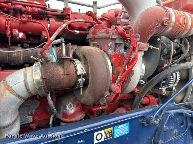 image for item EG2532 2014 Peterbilt 386 semi truck