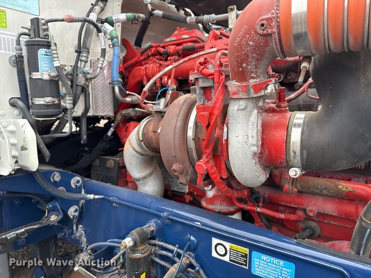 image for item EG2532 2014 Peterbilt 386 semi truck