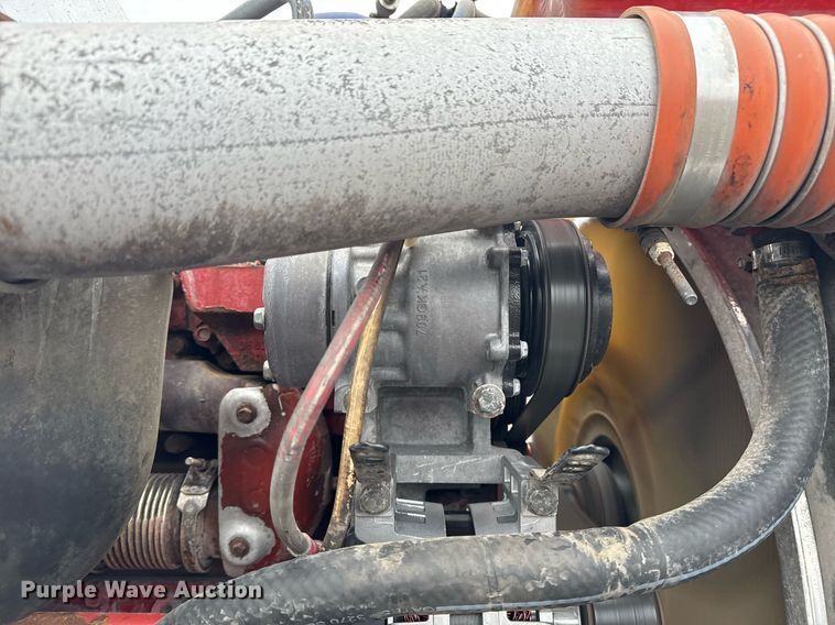 image for item EG2532 2014 Peterbilt 386 semi truck