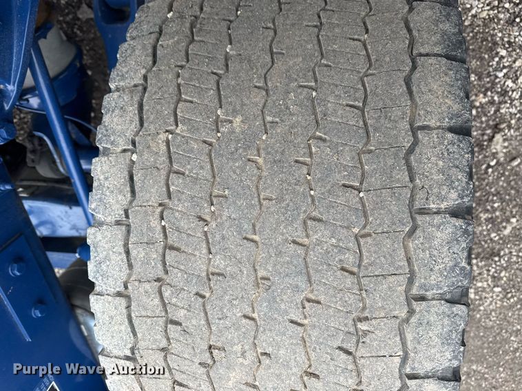 image for item EG2532 2014 Peterbilt 386 semi truck