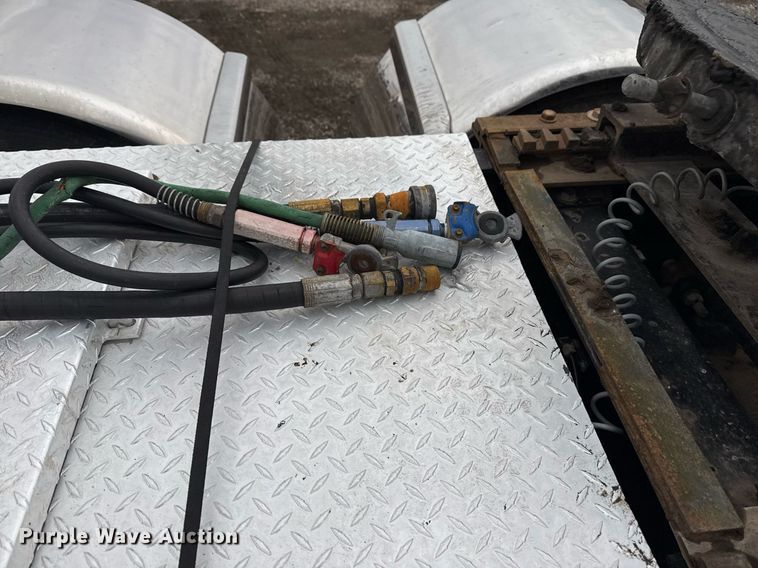 image for item EG2544 2007 Peterbilt 379 semi truck