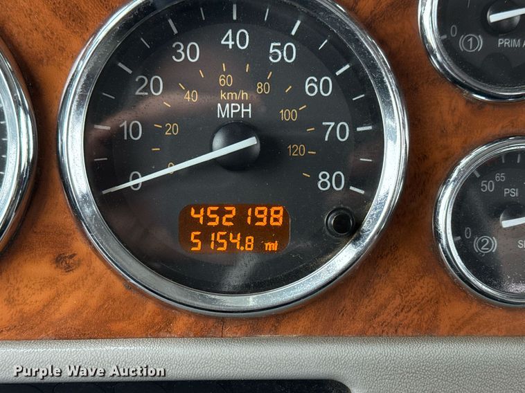 image for item EG2544 2007 Peterbilt 379 semi truck