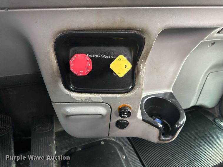 image for item EG2544 2007 Peterbilt 379 semi truck