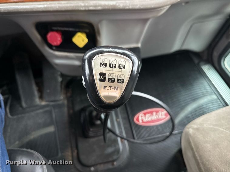 image for item EG2544 2007 Peterbilt 379 semi truck