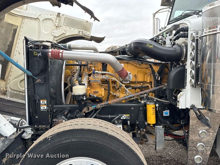 image for item EG2544 2007 Peterbilt 379 semi truck