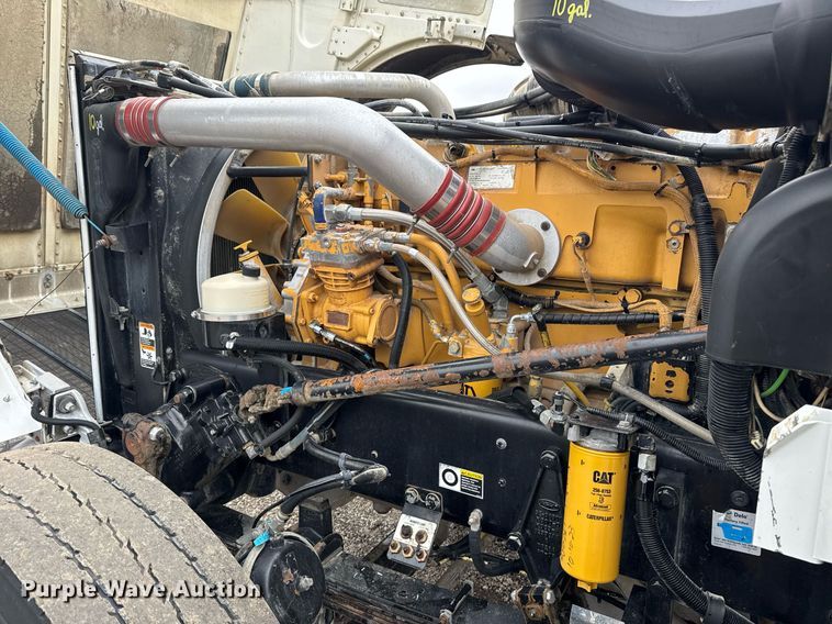 image for item EG2544 2007 Peterbilt 379 semi truck