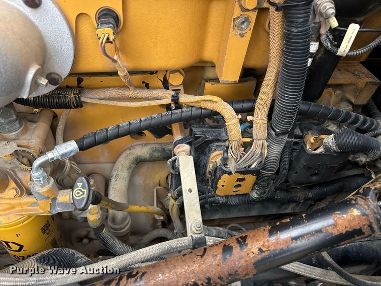 image for item EG2544 2007 Peterbilt 379 semi truck