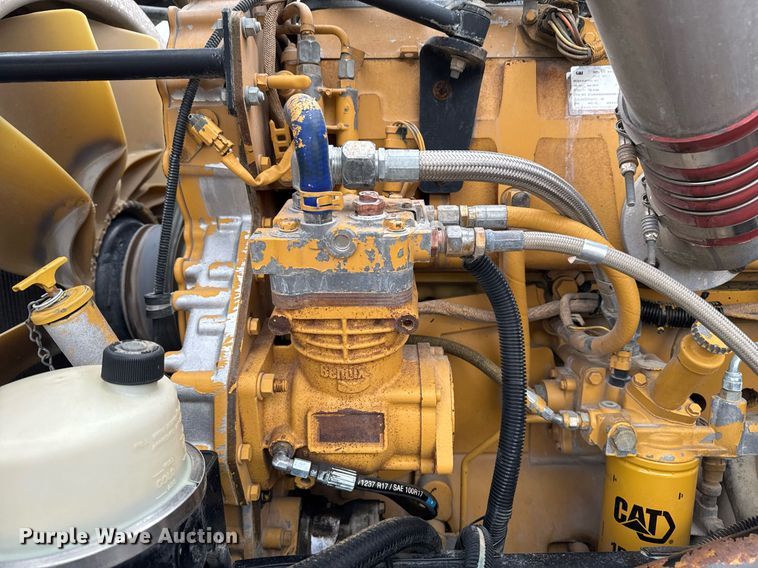 image for item EG2544 2007 Peterbilt 379 semi truck