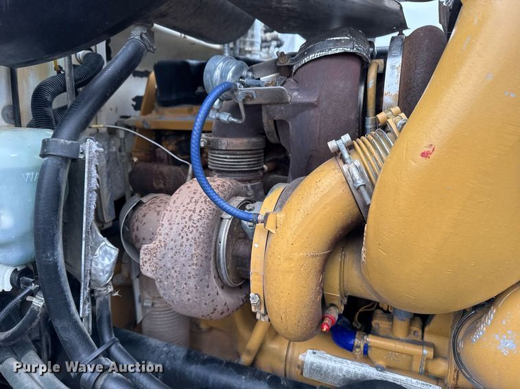 image for item EG2544 2007 Peterbilt 379 semi truck