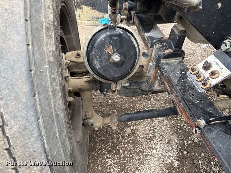 image for item EG2544 2007 Peterbilt 379 semi truck