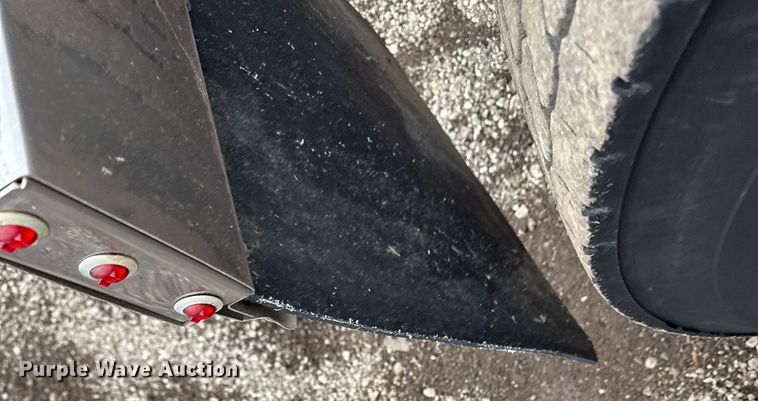 image for item EG2544 2007 Peterbilt 379 semi truck