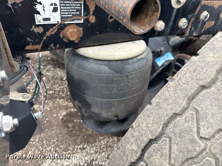 image for item EG2544 2007 Peterbilt 379 semi truck