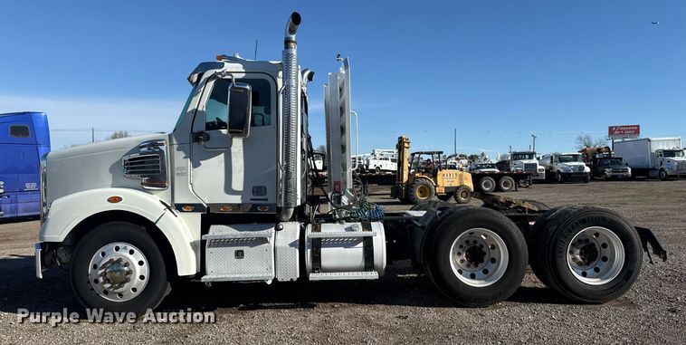 image for item EG2598 2011 Freightliner Coronado semi truck