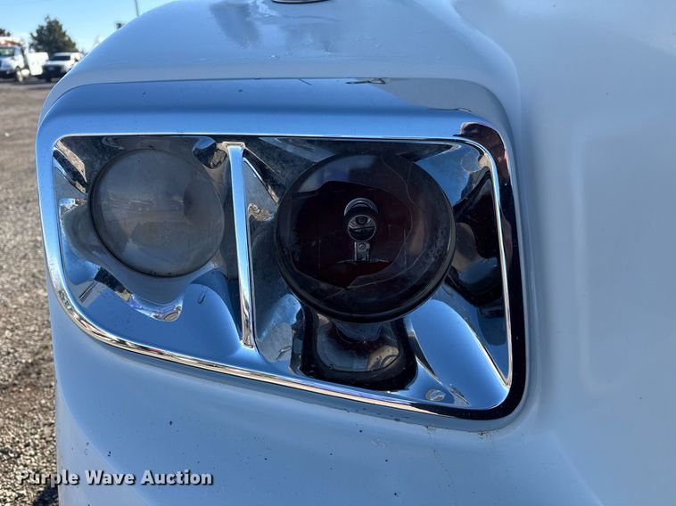 image for item EG2598 2011 Freightliner Coronado semi truck