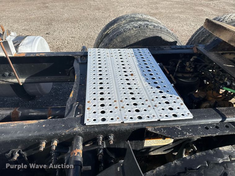 image for item EG2598 2011 Freightliner Coronado semi truck