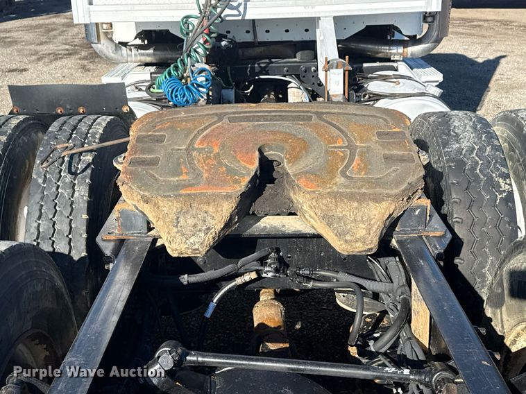 image for item EG2598 2011 Freightliner Coronado semi truck