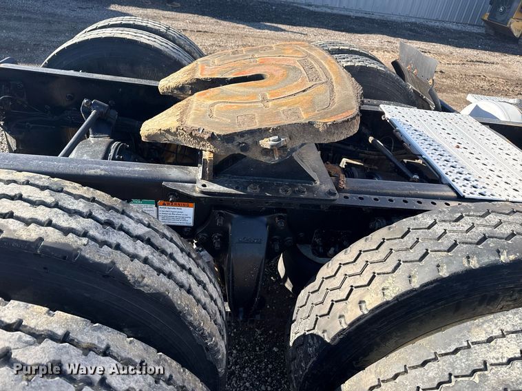 image for item EG2598 2011 Freightliner Coronado semi truck