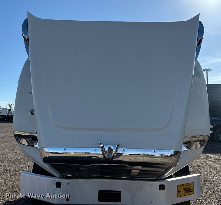 image for item EG2598 2011 Freightliner Coronado semi truck