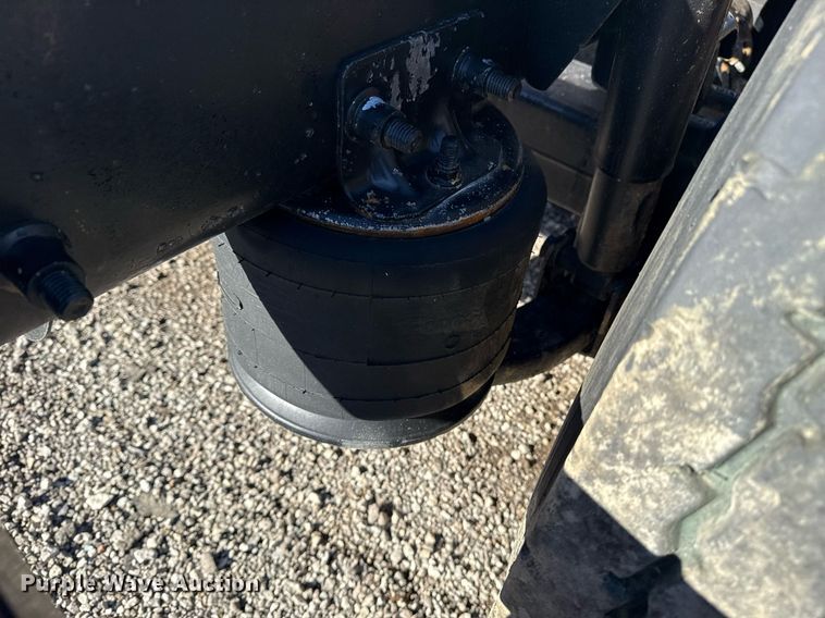 image for item EG2598 2011 Freightliner Coronado semi truck