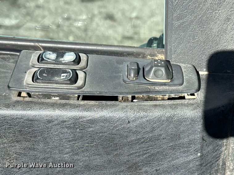 image for item EG2598 2011 Freightliner Coronado semi truck