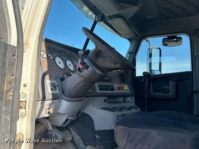 image for item EG2598 2011 Freightliner Coronado semi truck