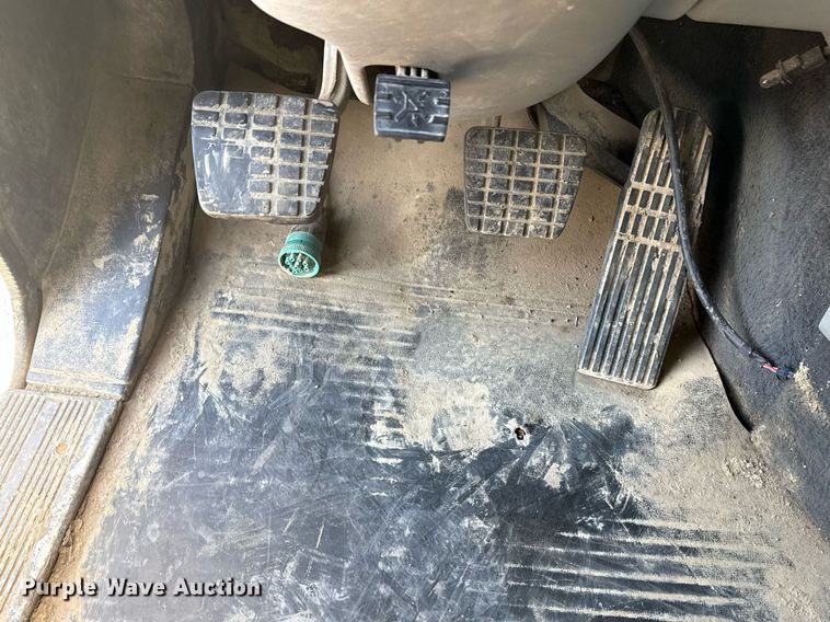 image for item EG2598 2011 Freightliner Coronado semi truck