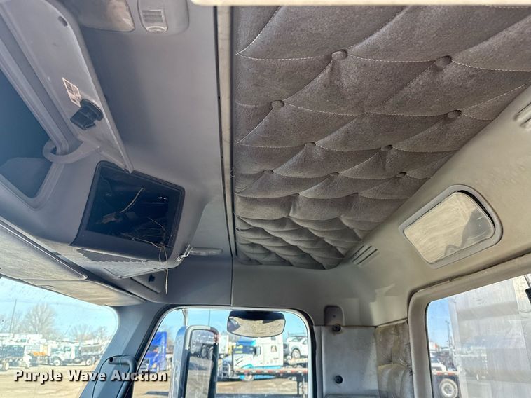 image for item EG2598 2011 Freightliner Coronado semi truck