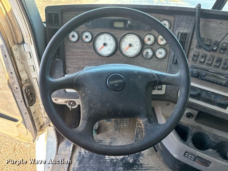 image for item EG2598 2011 Freightliner Coronado semi truck