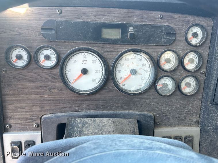 image for item EG2598 2011 Freightliner Coronado semi truck