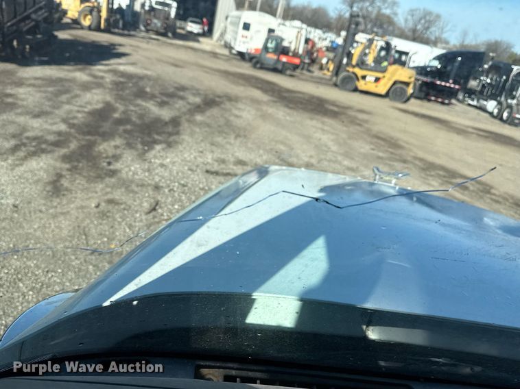 image for item EG2598 2011 Freightliner Coronado semi truck