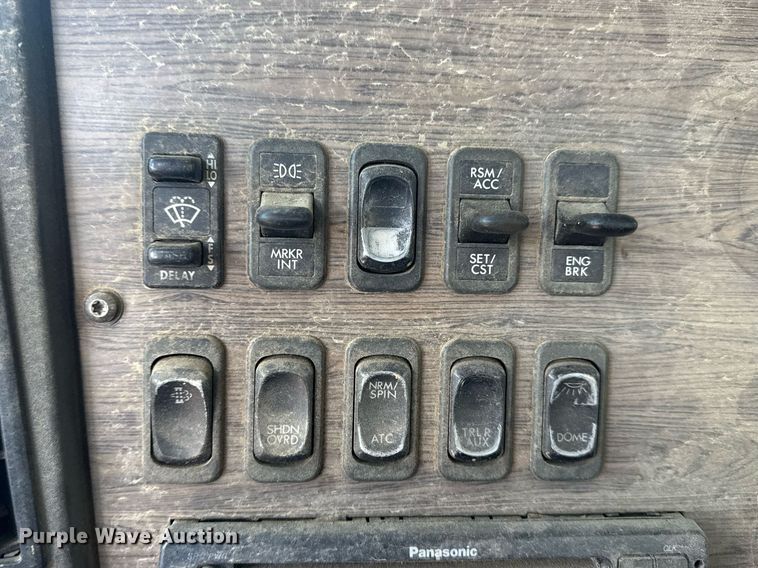 image for item EG2598 2011 Freightliner Coronado semi truck