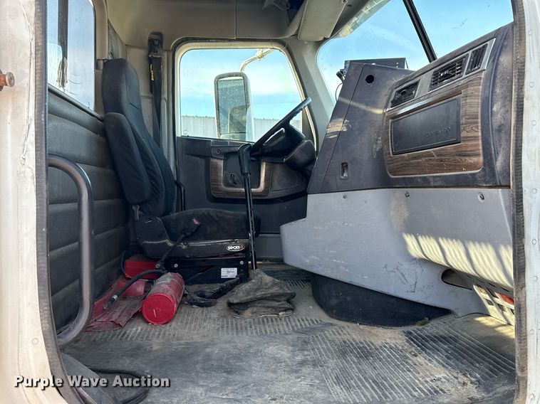 image for item EG2598 2011 Freightliner Coronado semi truck