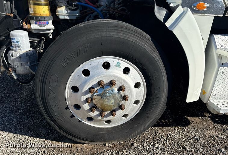 image for item EG2598 2011 Freightliner Coronado semi truck