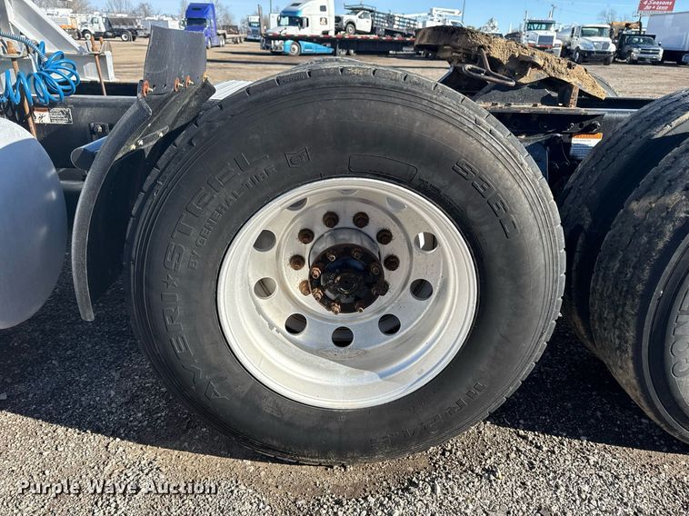 image for item EG2598 2011 Freightliner Coronado semi truck