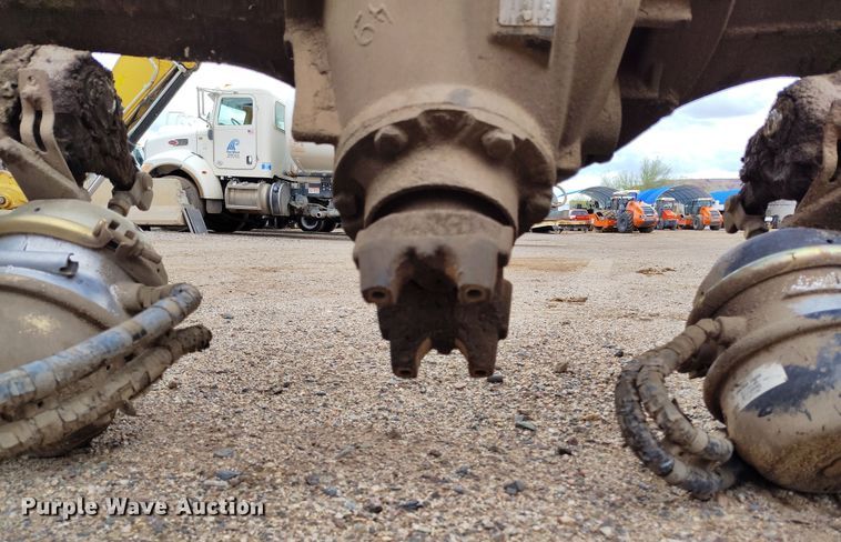 image for item EH0197 Truck axle