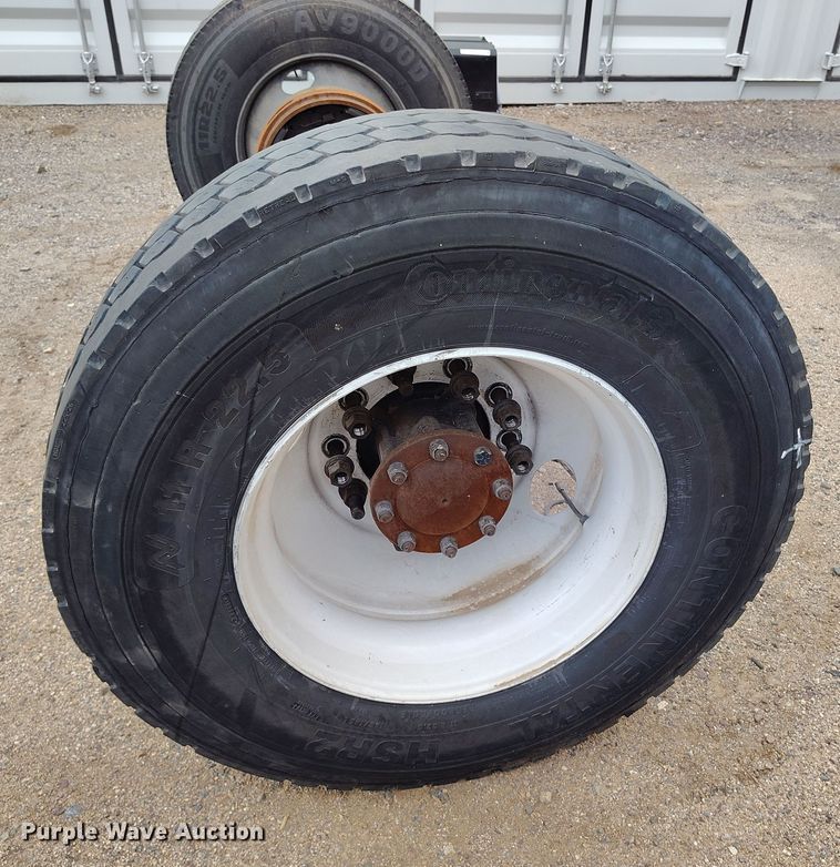 image for item EH0197 Truck axle