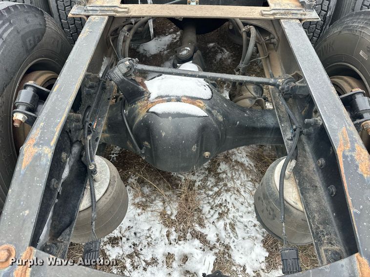 image for item EK0370 2013 Freightliner Cascadia 125 semi truck