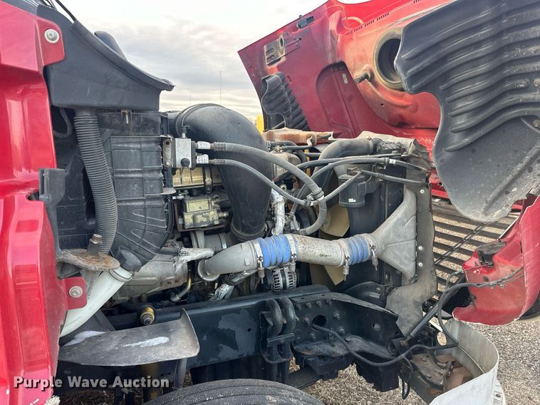 image for item EK0370 2013 Freightliner Cascadia 125 semi truck