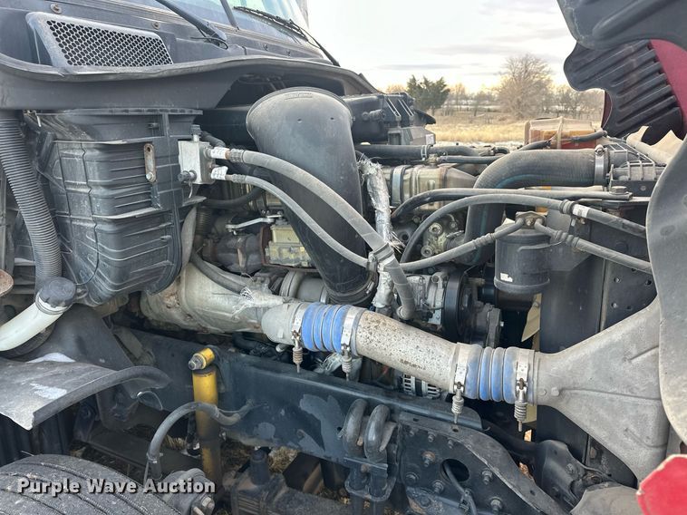 image for item EK0370 2013 Freightliner Cascadia 125 semi truck